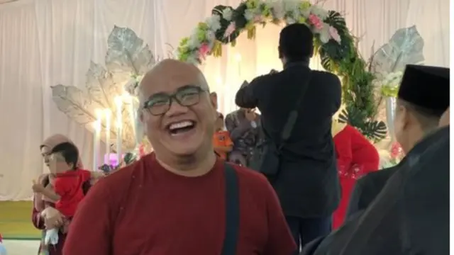 Momen Kocak Pria Bertemu 'Kembarannya' di Pesta Pernikahan