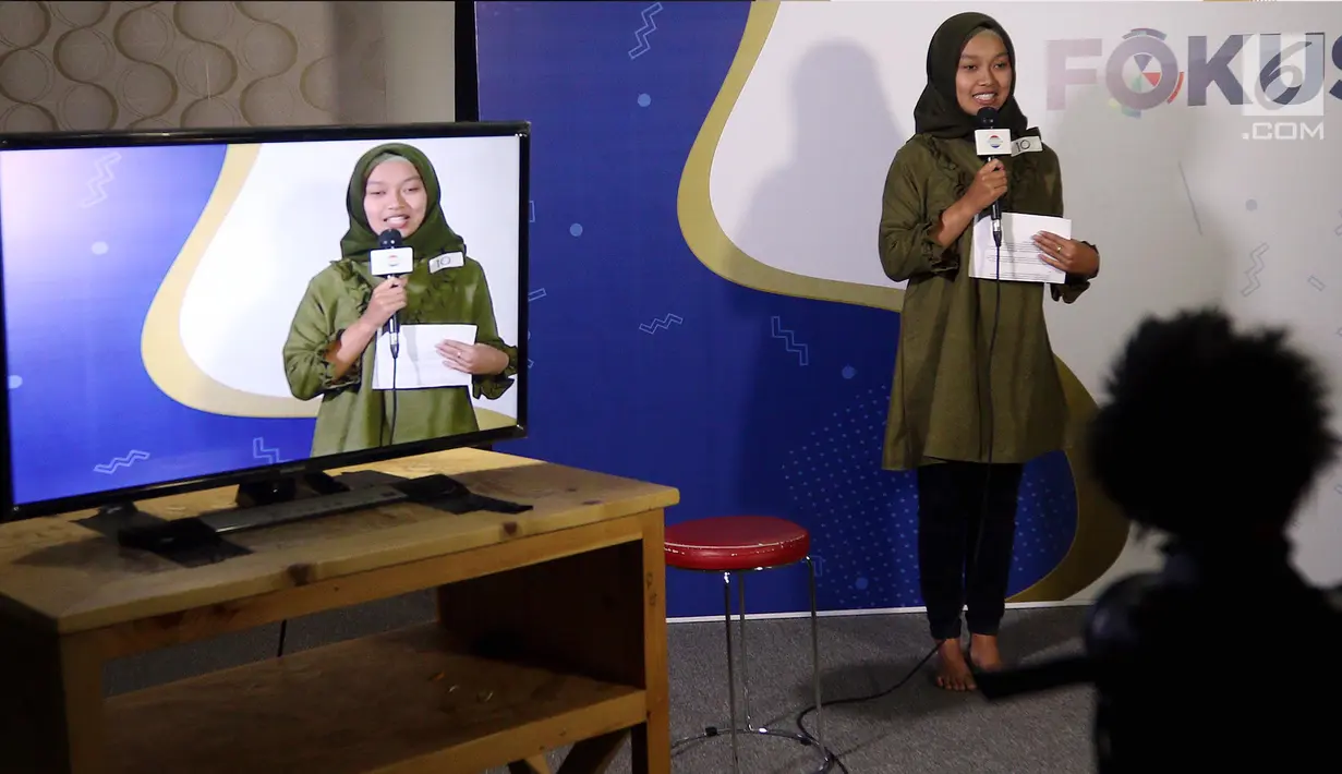 Peserta mengikuti Kompetisi News Presenter dalam rangkaian Emtek Goes To Campus (EGTC) di Universitas Muhammadyah Malang, Selasa (25/9).(Liputan6.com/JohanTallo)