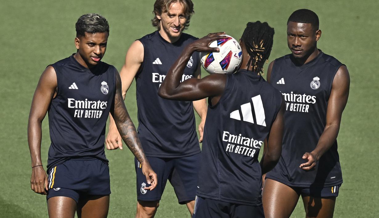 Los Blancos memburu kemenangan ketiga untuk mengamankan posisi puncak. (JAVIER SORIANO / AFP)