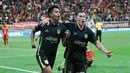 Pemain Borneo FC, Ikhsan Zikrak berhasil mencetak gol setelah memanfaatkan bola rebound tembakan dari Caxambu yang gagal diantisipasi kiper Andritany Ardhiyasa. (Bola.com/M Iqbal Ichsan)