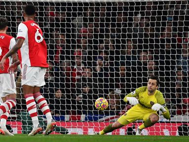 Peluang gol dari eksekusi penalti dapat dikatakan hampir mencapai 90 persen lebih. Hanya ketenangan dan kecekatan seorang penjaga gawang yang mampu menggagalkannya. Seperti 5 kiper di Liga Inggris berikut dengan penyelamatan terbanyak dalam eksekusi penalti. (AFP/Ben Stansall)