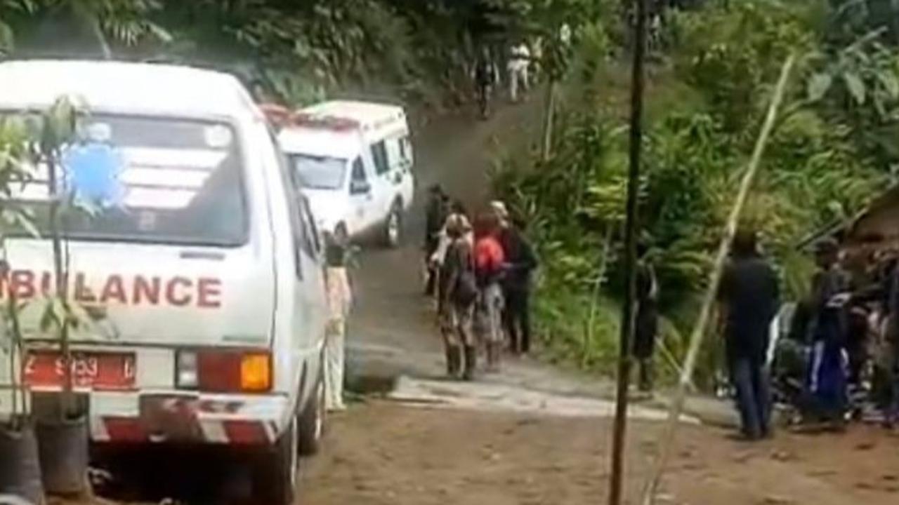 VIDEO: TNI Siap Tanggung Jawab Bantu Proses Pemakaman Warga Sipil Korban Ledakan Amunisi di Garut