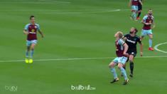 Berita video highlights Premier League 2017-2018 antara Burnley melawan West Ham United dengan skor 1-1. This video presented by BallBall.