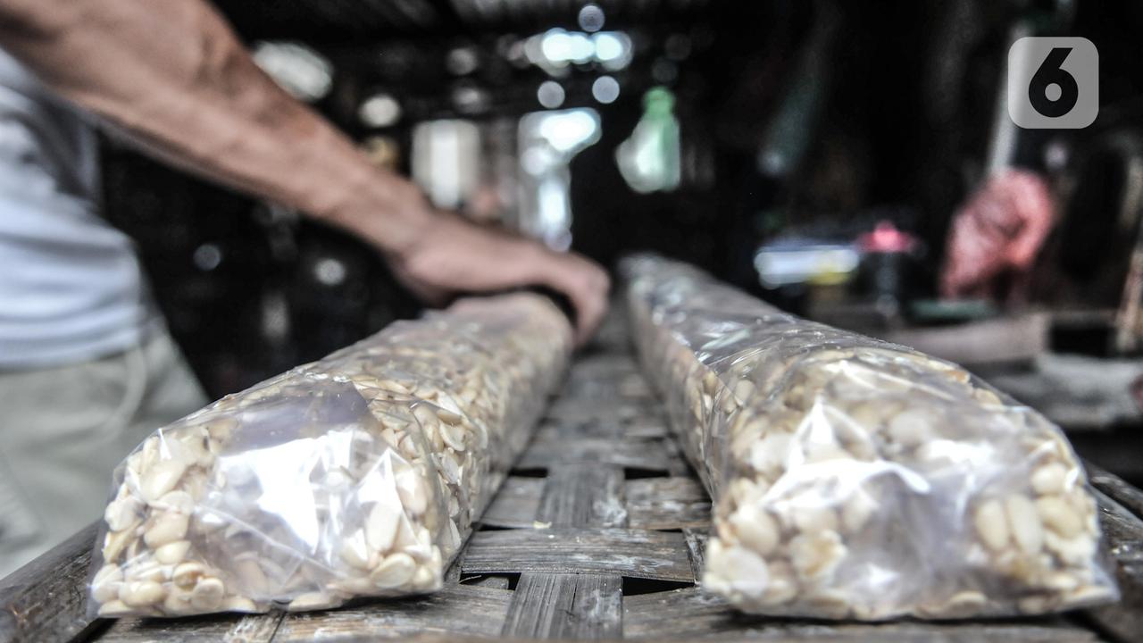 Produksi Tempe Kembali Menggeliat