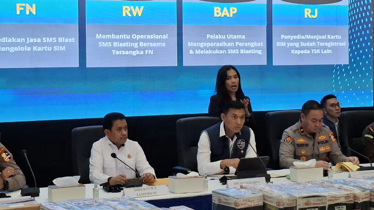 Bareskrim Polri mengungkap kasus kasus penipuan online atau phishing dengan modus SMS Blast E-Tilang palsu.