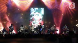 Grup band D'Masiv tampil pada hari kedua BNI Java Jazz Festival 2022 di JIExpo Kemayoran, Jakarta Pusat, Sabtu (28/5/2022). Perhelatan musik BNI Java Jazz Festival 2022 digelar pada 27-29 Mei dengan menampilkan musisi-musisi dari dalam dan luar negeri. (Liputan6.com/Johan Tallo)
