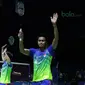 Tontowi Ahmad/Lilyana Natsir merayakan kemenangan atas Hafiz Faizal/Gloria Emanuelle pada semifinal Indonesia Open 2018 di Istora Senayan, Jakarta, (7/6/2018). Tontowi/Liliyana menang 21-18, 21-8. (Bola.com/Nick Hanoatubun)