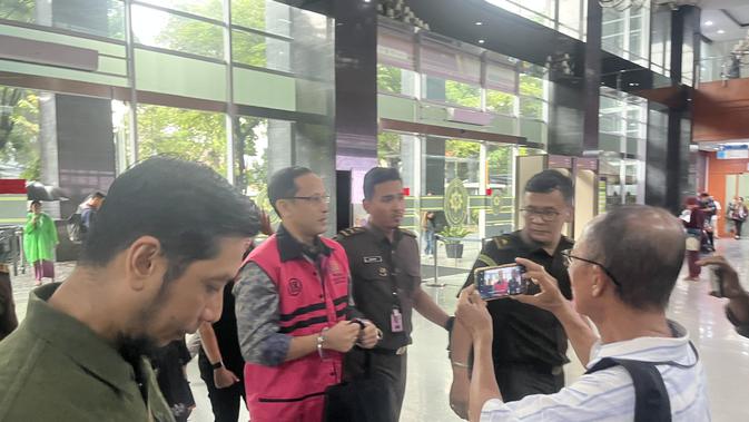 Hakim Tolak Sidang Online, Nadiem Kembali ke Meja Hijau