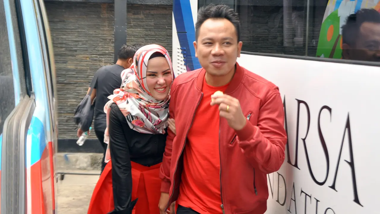 [Bintang] Vicky Prasetyo dan Angel Lelga