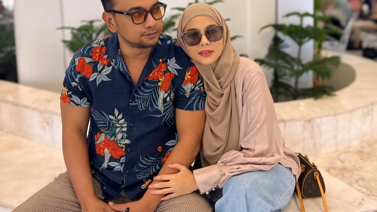 Potret Mesra Bebi Romeo dan Meisya Siregar