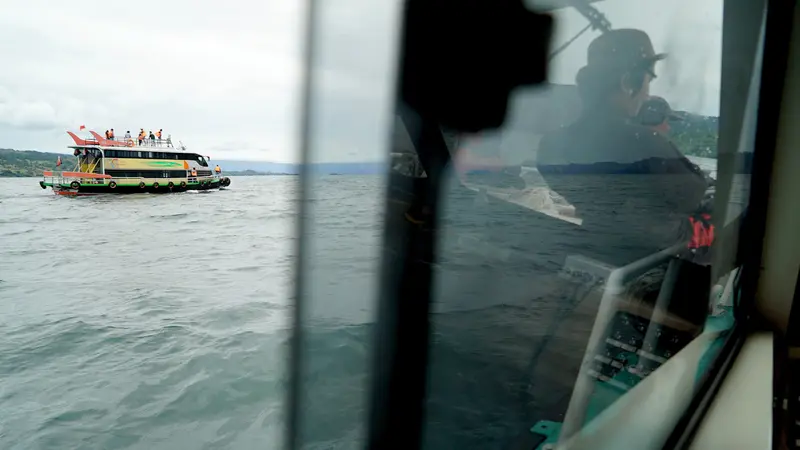 Cuaca Buruk Hambat Pencarian Korban Kapal Tenggelam di Danau Toba