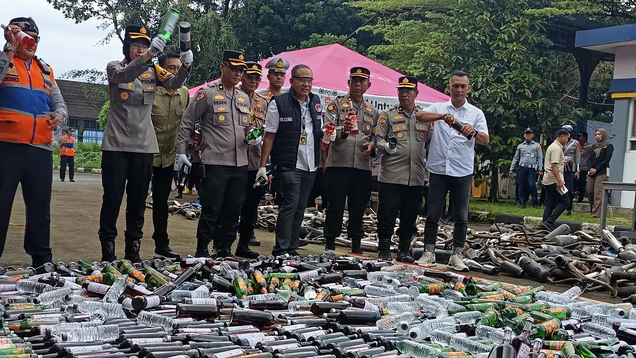 Polres Sukabumi Kota mengungkap sebanyak 926 kasus tindak pidana terjadi selama 2025.
