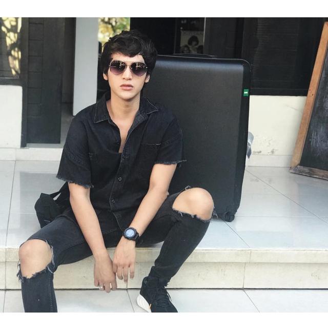 Tyo Anak Bintang