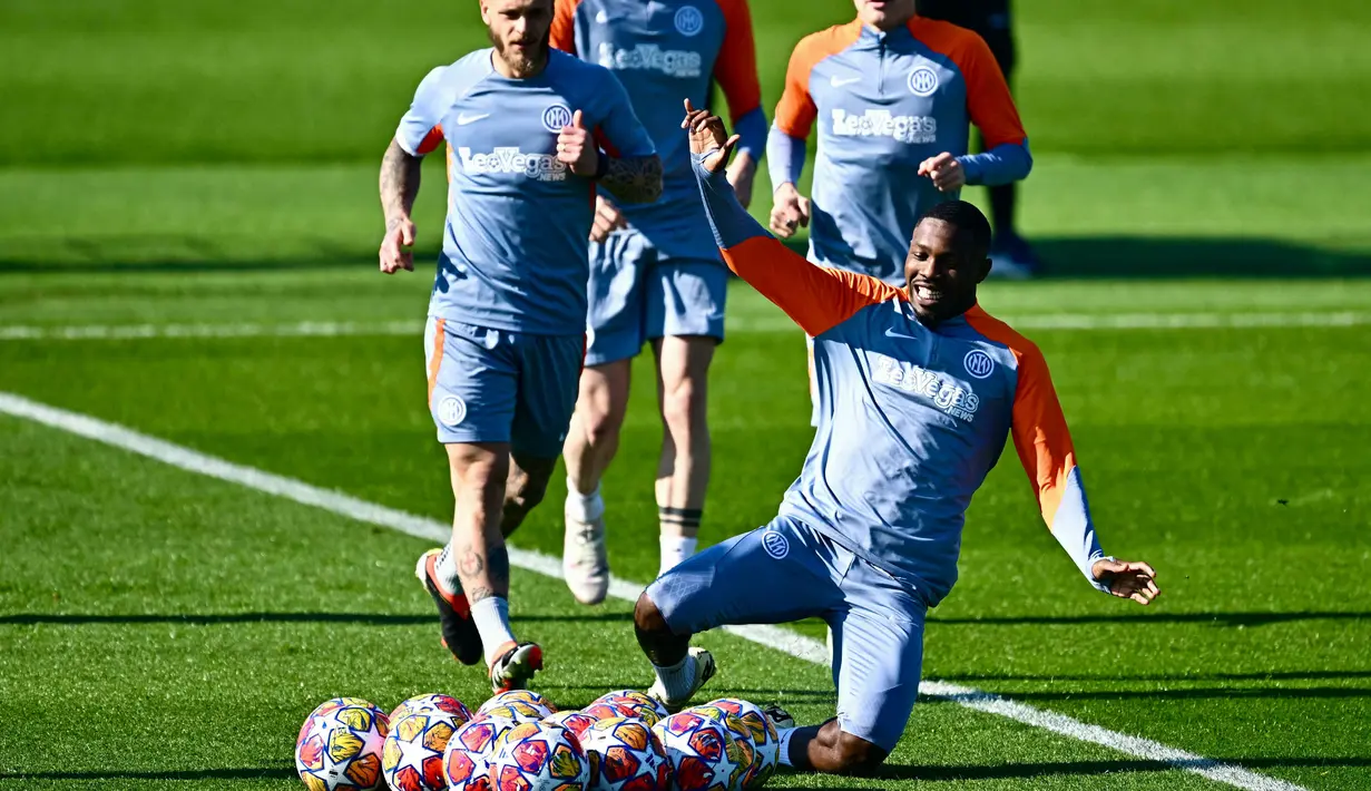 I Nerazzurri akan menjamu Atletico Madrid pada leg pertama babak 16 besar Liga Champions 2023/2024 di Stadio Giuseppe Meazza, Rabu (21/2/2024) dini hari pukul 03.00 WIB. (GABRIEL BOUYS/AFP)