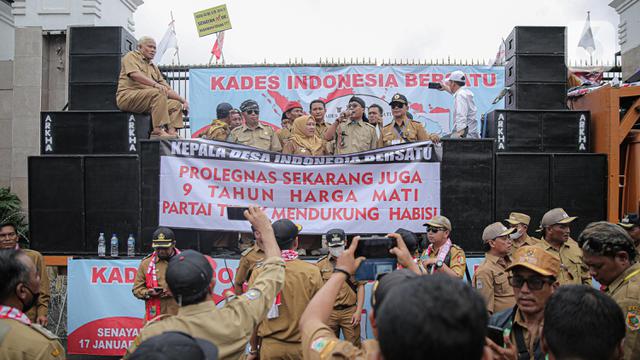 Ribuan Kepala Desa Geruduk Gedung DPR, Tuntut Perpanjangan Masa Jabatan