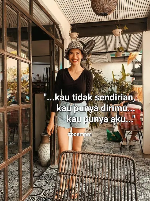 Viral, Ini 7 Puisi Putri Marino tentang Cinta dan Kehidupan