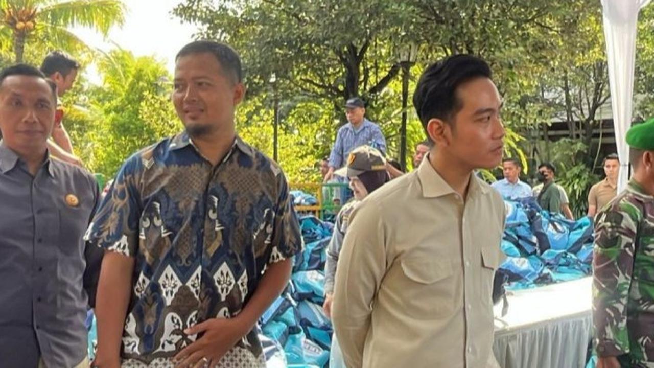 VIDEO: Momen Bahagia Anak-anak Yatim Piatu Ditraktir Gibran Rp 500 Ribu Baju Lebaran