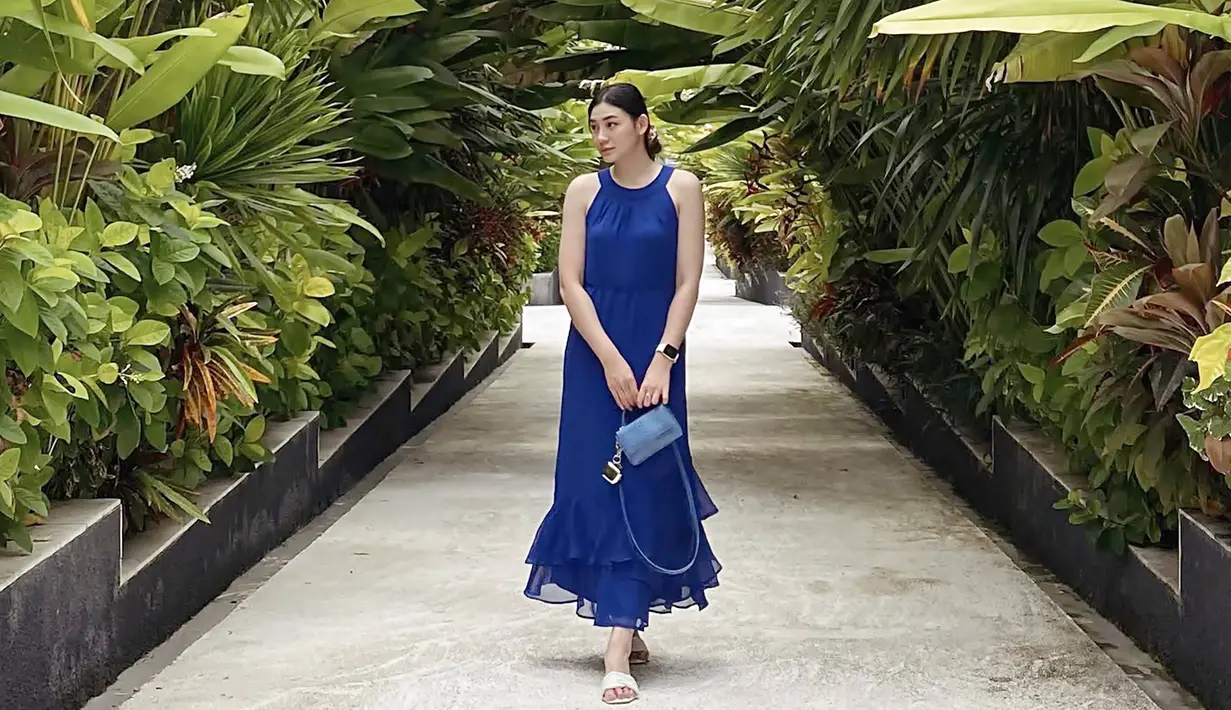 Merasa hancur melihat tubuh yang membengkak, memiliki strechmark, sakit punggung dan baju tidak ada yang muat. Hanya satu motivasi yaitu ingin memakai baju bagus yang membuatnya berusaha untuk kembali langsing. (Liputan6.com/IG/@pattdevdex)
