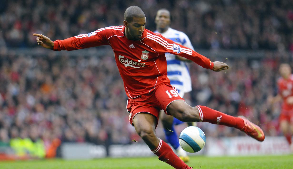 Ryan Babel. Sayap kiri Belanda berusia 36 tahun yang sejak awal musim 2022/2023 bermain bersama Eyupspor di kasta kedua Liga Turki ini tercatat pernah menjadi bagian Liverpool sejak awal musim 2007/2008 hingga pertengahan musim 2010/2011. Ia didatangkan dari Ajax Amsterdam pada awal musim 2007/2008 dengan nilai transfer 17,25 juta euro. Bersama Liverpool ia total tampil dalam 146 laga di semua ajang dengan torehan 22 gol dan 18 assist. Pada tengah musim 2010/2011 ia dilepas permanen ke TSG Hoffenheim dengan mahar 7 juta euro. (AFP/Paul Barker)