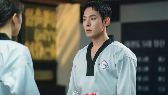 Kang Hyung Suk dalam drakor Second Shot at Love. (tvN via Soompi)
