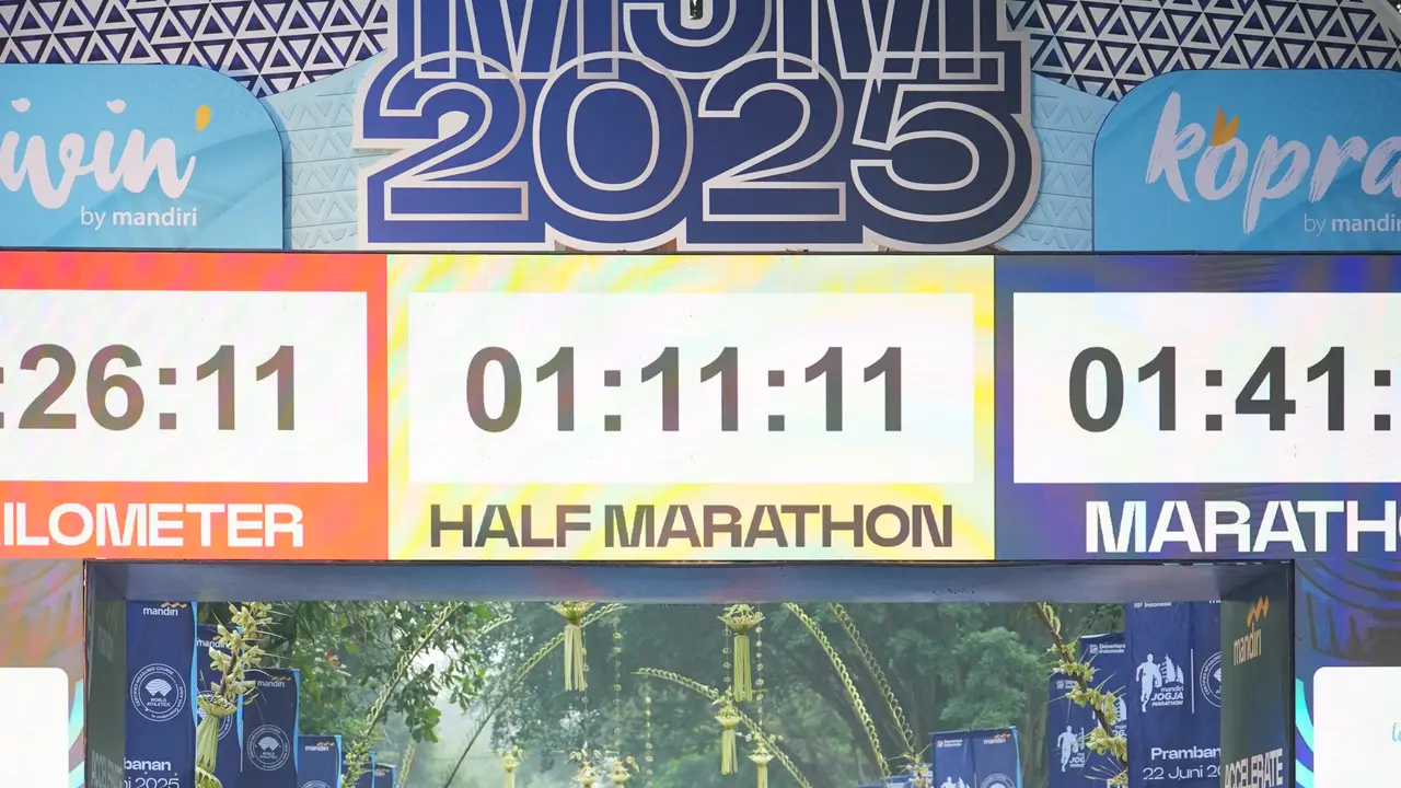 Mandiri Jogja Marathon 2025 Pecahkan Rekor Baru, 9.200 Pelari dan NDX AKA Ramaikan Prambanan