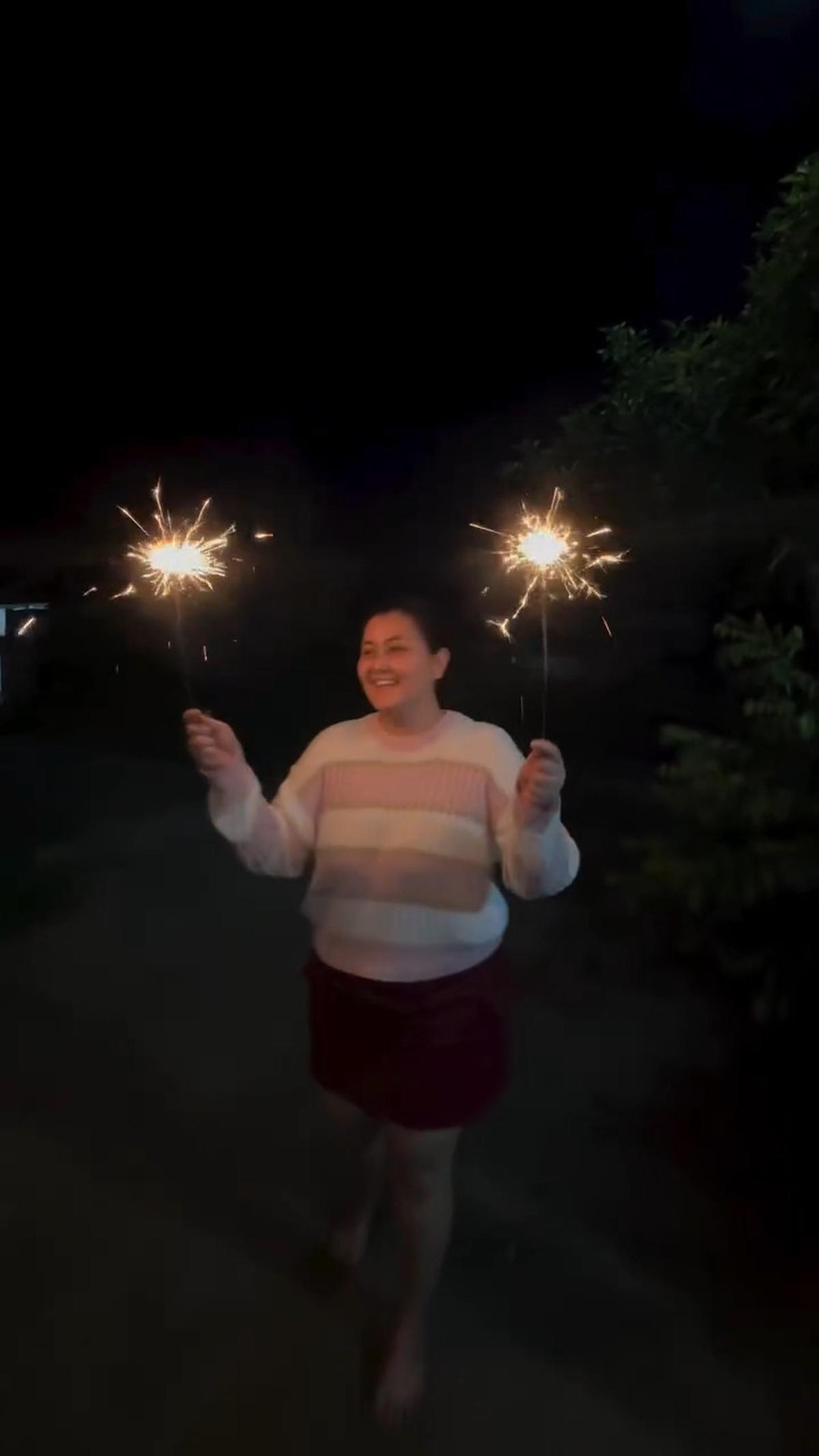 Talitha Curtis Rayakan Tahun Baru 2025 dengan Sederhana di Rumah, Terharu Karena Tahun Lalu Cuma Bisa Tidur