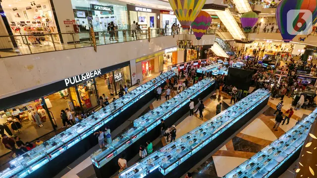Kontes Kecantikan Ikan Arwana Pikat Pengunjung Mall