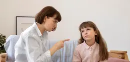 Mengasuh anak tanpa menggunakan hukuman, ancaman, atau imbalan kini menjadi pendekatan yang semakin direkomendasikan. Metode ini menempatkan hubungan dan koneksi sebagai dasar utama disiplin. (foto/dok: freepik)