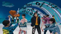 Video Klip terbaru Seventeen yang berjudul Music of God dituduh kampanyekan LGBT dengan simbol pelangi. (Dok: YouTube Seventeen)