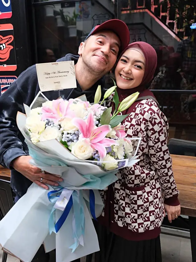 Tampil Mesra, Ini Momen Anniversary Pernikahan Gary Iskak dan Richa Novisha ke-13