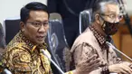 Ketua Badan Legislasi (Baleg) DPR RI Supratman Andi Agtas memimpin Rapat Kerja dengan pemerintah di Kompleks Parlemen, Jakarta, Kamis (22/7/2020). Panitia Kerja Rancangan Undang-undang (Panja RUU) Omnibus Law Cipta Kerja membahas daftar inventarisasi masalah (DIM). (Liputan6.com/Johan Tallo)