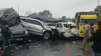 Kecelakaan beruntun terjadi di Tol Cipularang KM 92 pada Senin (11/11/2024). (Dok. Istimewa)