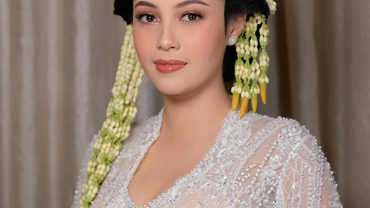 8 Potret Akad Nikah Anggika Bolsterli dan Omar Armandiego, Mas Kawin Uang Swiss - Pengantin Cantik Manglingi