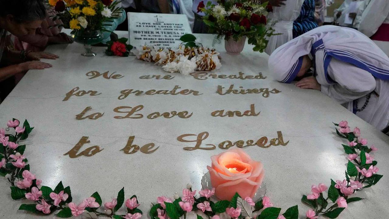 FOTO: 115 Tahun Bunda Teresa, Doa dan Cinta untuk Kaum Miskin