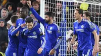 Para pemain Chelsea merayakan gol yang dicetaknya ke gawang Norwich pada laga Liga Inggris di Stadion Stamford Bridge, Inggris, Sabtu (21/11/2015). (AFP/Olly Greenwood)