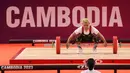 <p>Atlet angkat besi Indonesia, Eko Yuli Irawan berkompetisi pada nomor angkat besi putra 61 kg SEA Games 2023 di Taekwondo Hall Olympic Complex, Phnom Penh, Kamboja, Sabtu (13/05/2023). (Bola.com/Abdul Aziz)</p>