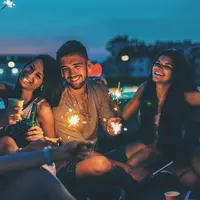 Ingin punya teman begadang? Hubungi tiga zodiak ini. (Sumber foto: Sycamorelifestyle.com)