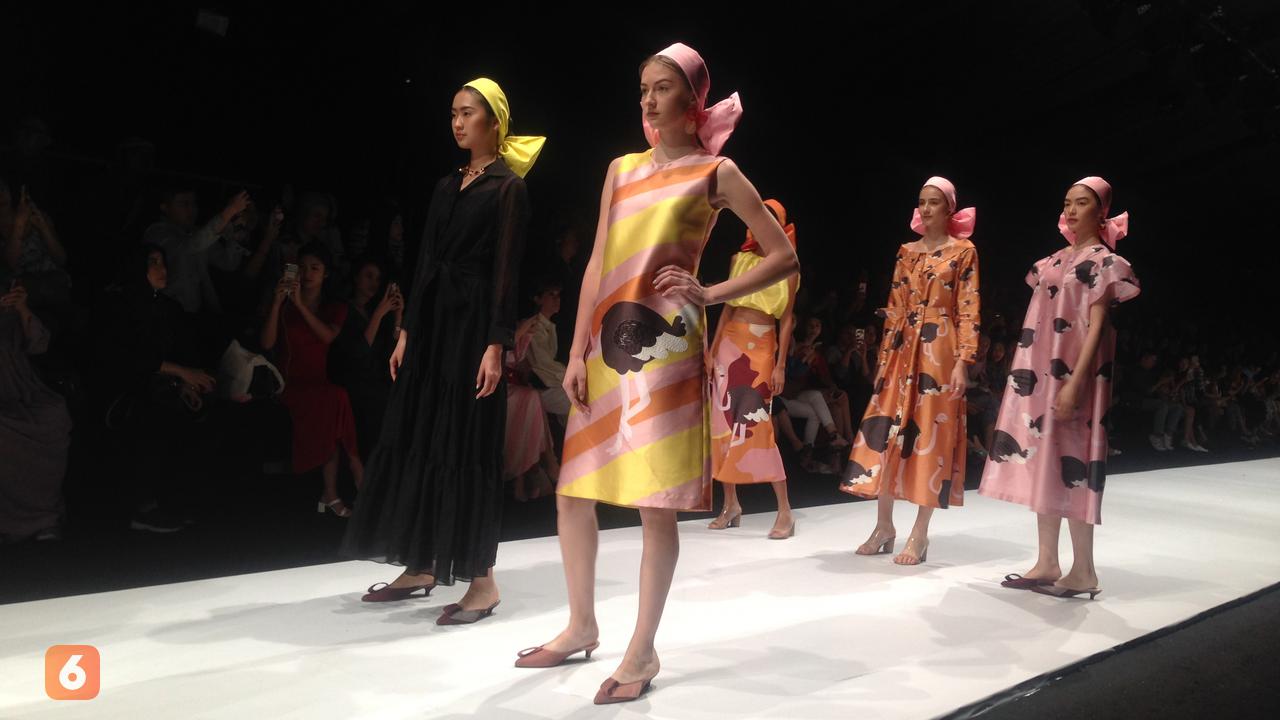 Jii by Gloria Agatha