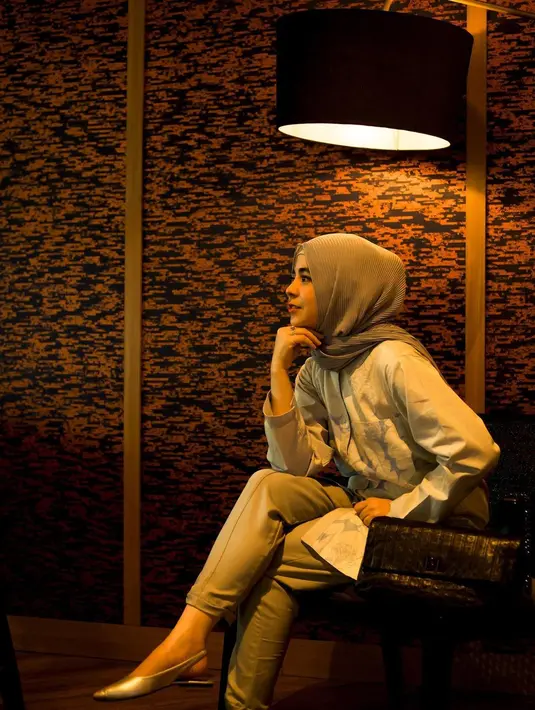 Belakangan ini, Risty Tagor sedang gemar mencoba busana kekinian dan rutin mengunggah potret OOTD ke Instagram. (FOTO: instagram.com/ristytagor/)