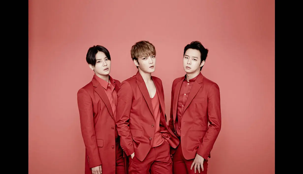 Tiga personel JYJ yaitu Junsu, Yoochun dan Jaejoong akan melaksanakan wajib militer bersama-sama pada tahun 2015 ini. (soompi.com)