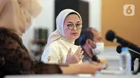 Kepala Badan Pengawas Obat dan Makanan (BPOM) Penny K. Lukito saat menyampaikan keterangan dalam konferensi pers terkait obat sirup di Gedung BPOM, Jakarta, Minggu (23/10/2022). Menurut Kepala BPOM Penny K. Lukito, sirup Termorex terkait Konimex dipastikan hanya tercemar pada batch tertentu yakni nomor izin edar DBL7813003537A1, kemasan dus, botol plastik 60 ml. (Liputan6.com/Faizal Fanani)