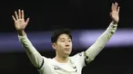Tottenham Hotspur sukses mendulang tiga poin dalam laga pekan ke-20 Liga Inggris 2023/2024 setelah mengalahkan Bournemouth 3-1 di Tottenham Hotspur Stadium, London, Minggu (31/12/2023) malam WIB. Dalam laga di pengujung tahun 2023 tersebut yang juga menjadi laga perpisahan sementara Song Heung-min yang akan berlaga di Piala Asia 2023, bintang Korea Selatan tersebut ikut menyumbang satu gol. Dua gol lainnya dicetak oleh Pape Matar Sarr dan Richarlison. Sementara satu-satunya gol tim tamu dihasilkan oleh Alex Scott. (AP Photo/Ian Walton)