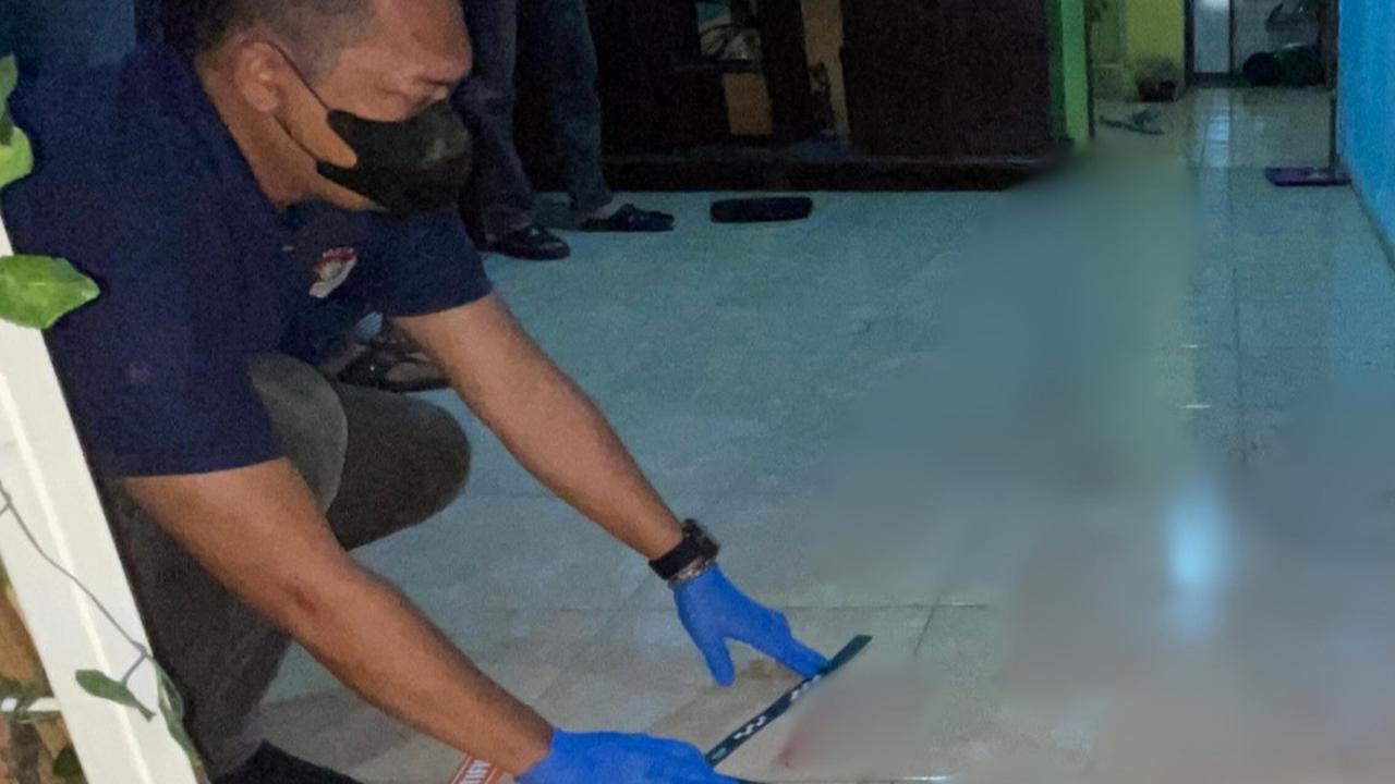 Guru Tewas Bersimbah Darah di Kamar Rumah Diduga Ditusuk Tetangga