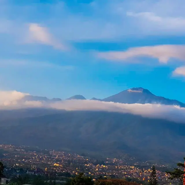 Pamandangan di Batu Jawa Timur (Foto: Nugroho Dewanto)