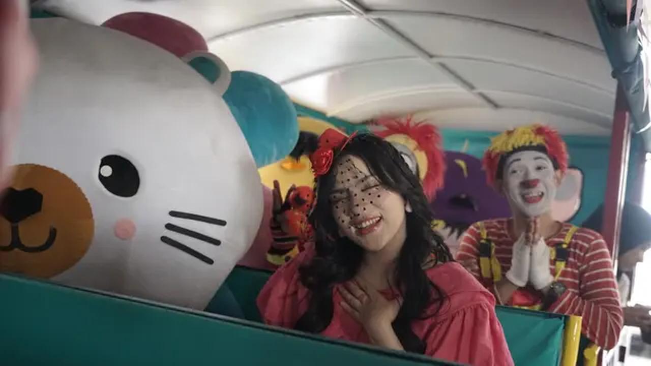 Davina Karamoy mengikuti karnaval bersama Lazada di Jakarta. (Dok. Istimewa)