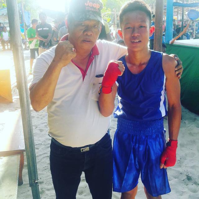 6 Potret Paris Pernandes, Sosok yang Viralkan Salam dari Binjai