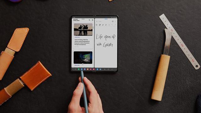 Samsung Galaxy Z Fold4 5G.