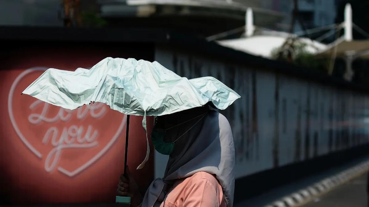 Menurut Eddy, El Nino 3,4 sudah bergerak mendekati wilayah Indonesia dan kondisi itu menyebabkan peningkatan suhu di atas rata-rata.