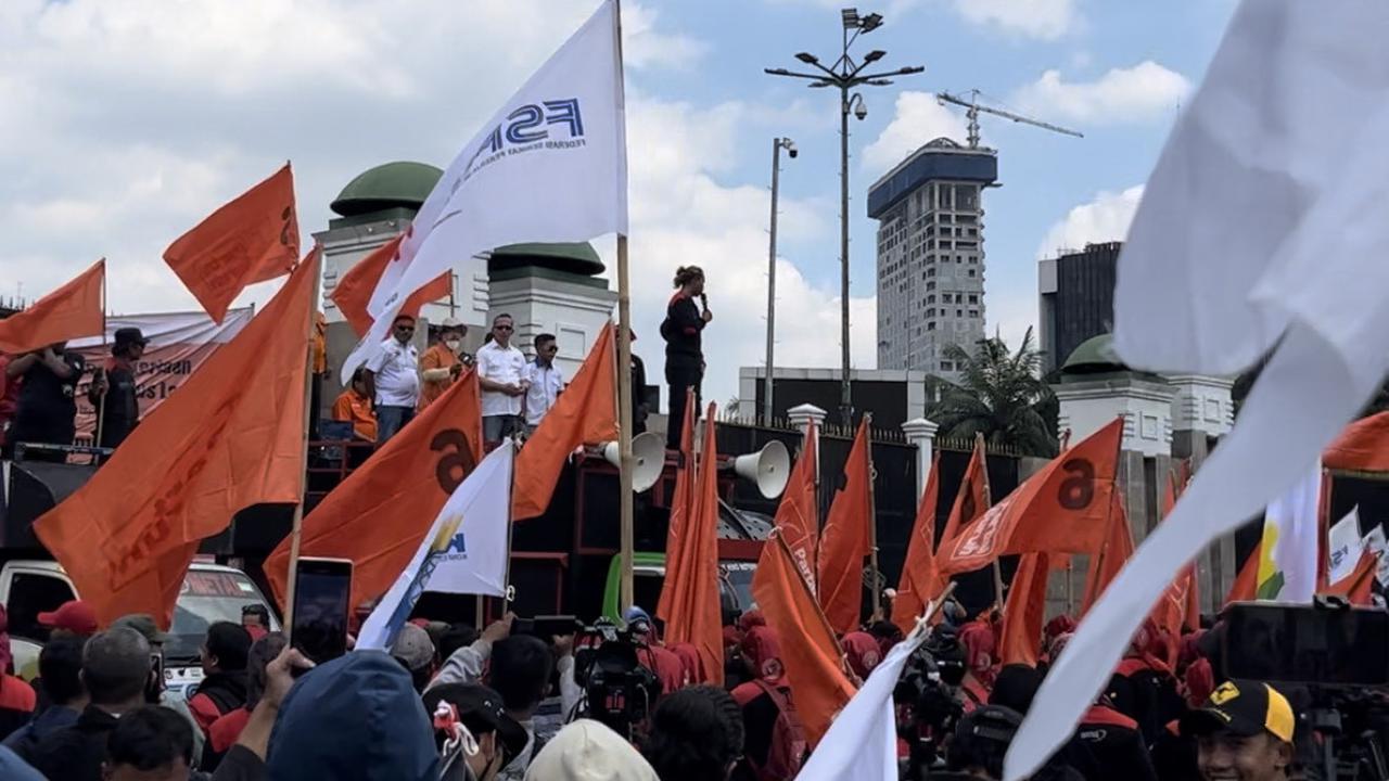 1.392 Polisi Disebar Kawal Demo Buruh Protes UMP 2026 di Jakarta