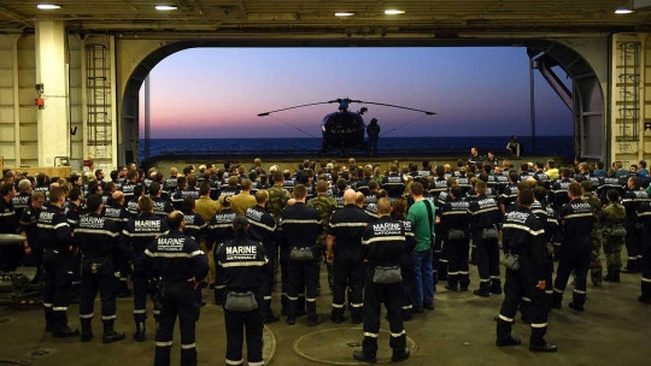 Prancis luncurkan serangan pertama ke ISIS dari kapal induk